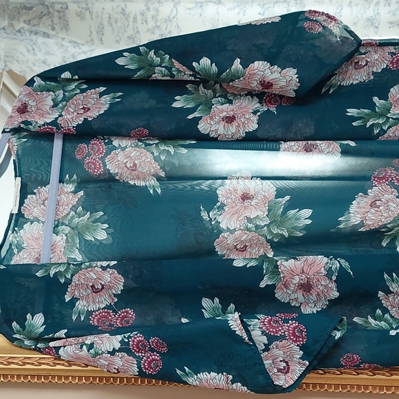 Kimono - Picture 3 of 3